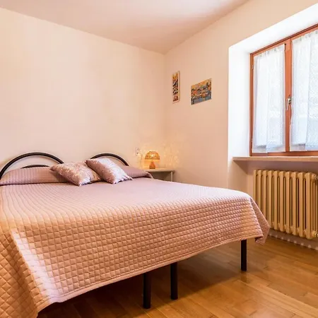 Lola Nyaraló Brenzone sul Garda