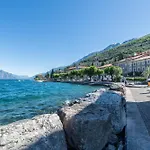 Lola